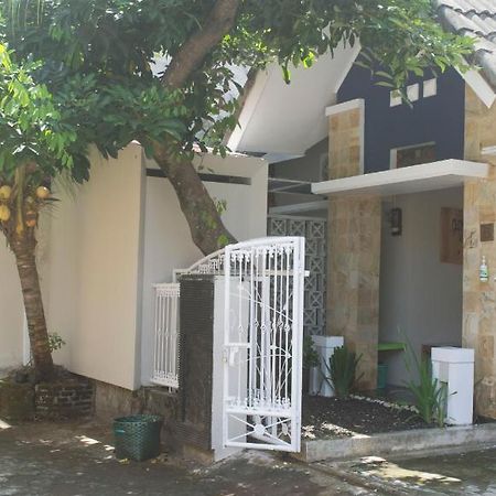 Cipta Guesthouse Yogyakarta Ngoại thất bức ảnh